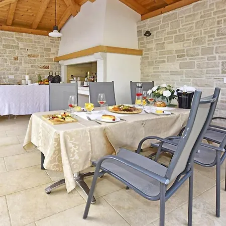 Guest house House Anna For Max 13 Persons In Porec, Pet Friendly