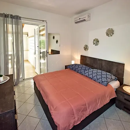 House Anna For Max 13 Persons In Porec, Pet Friendly