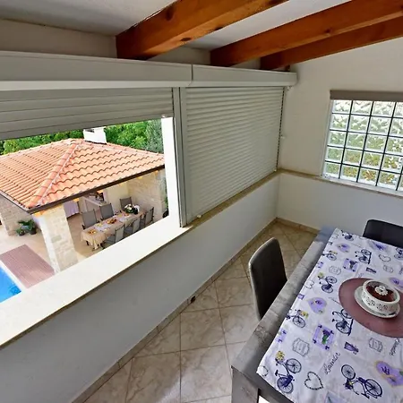 House Anna For Max 13 Persons In Porec, Pet Friendly Guest house *