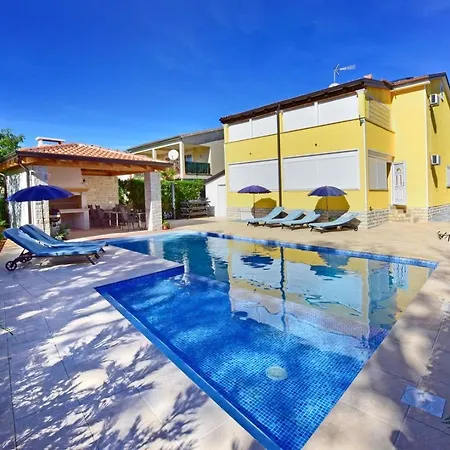 Guest house House Anna For Max 13 Persons In Porec, Pet Friendly Porec