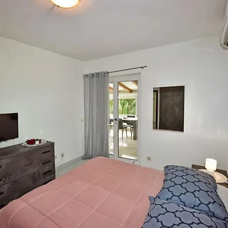 House Anna For Max 13 Persons In Porec, Pet Friendly Porec