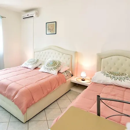 House Anna For Max 13 Persons In Porec, Pet Friendly * Porec