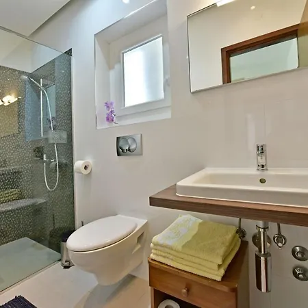 House Anna For Max 13 Persons In Porec, Pet Friendly