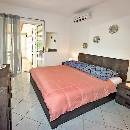 Guest house House Anna For Max 13 Persons In Porec, Pet Friendly Porec